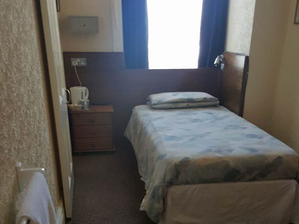 Hawkes 3* Blackpool