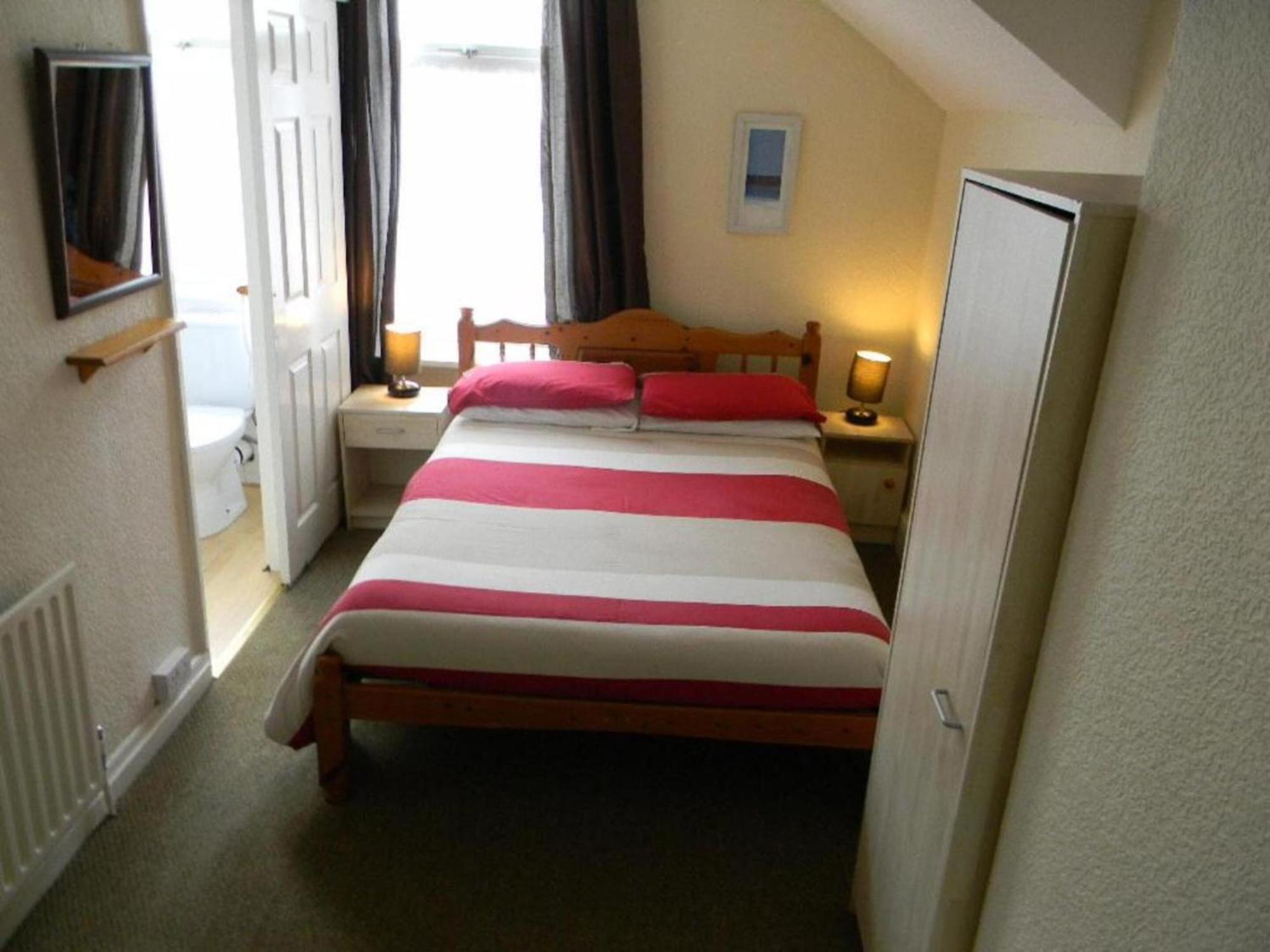 Dora Hotel 3*