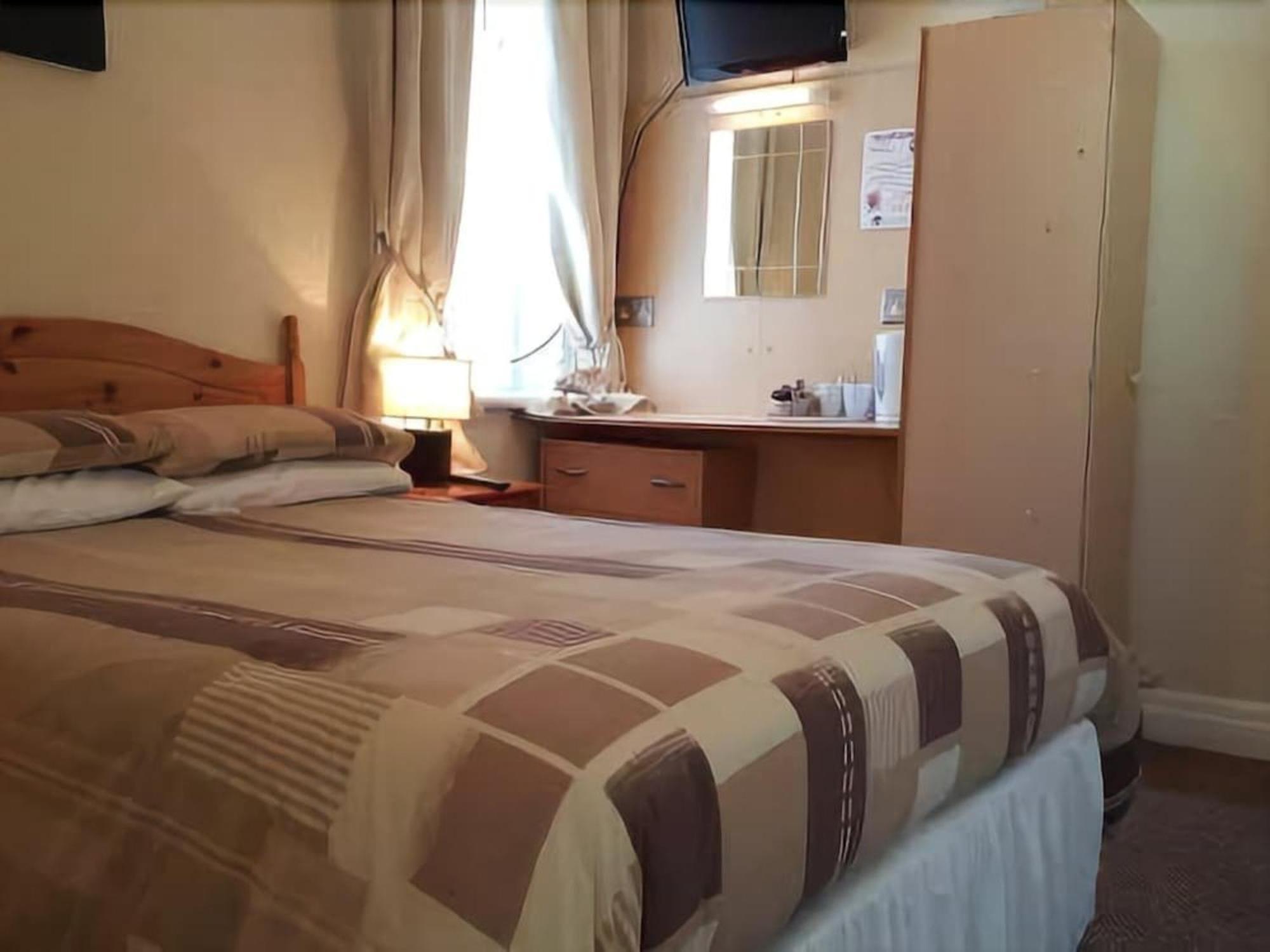 Hotel Dora 3*